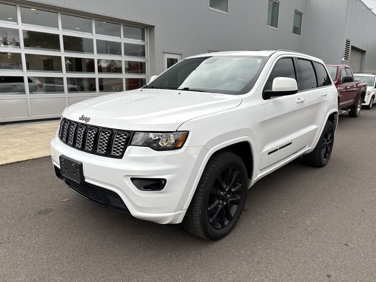Certified 2020 Jeep Grand Cherokee Altitude AWD/4WD image 1
