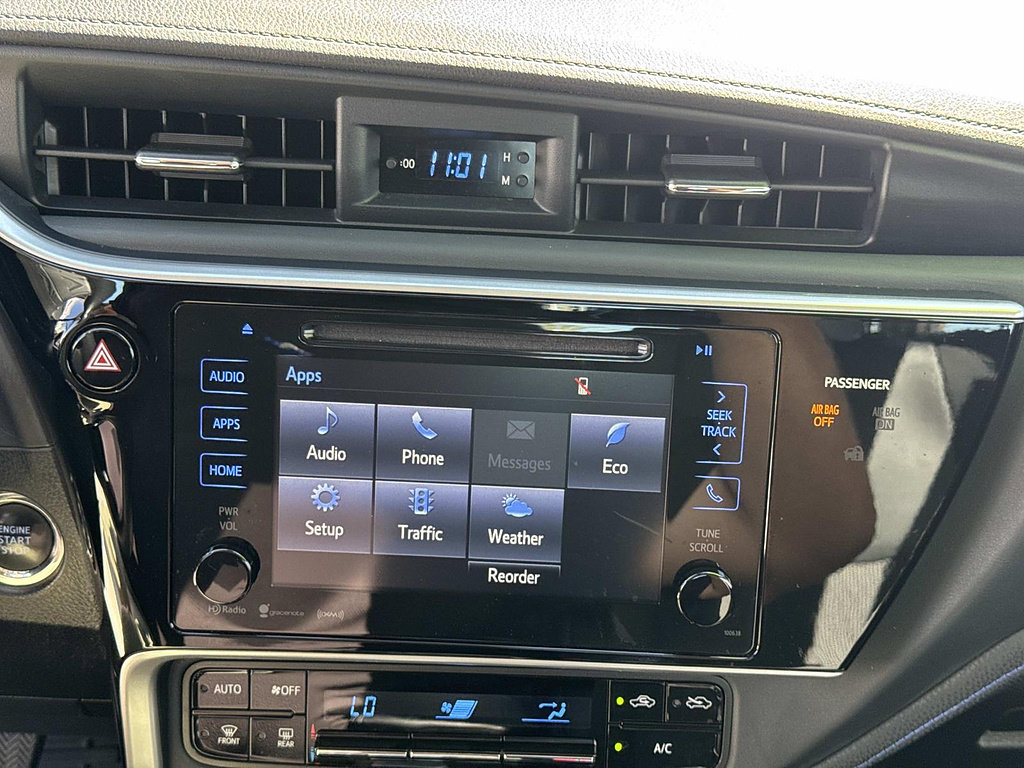 Used 2017 Toyota Corolla SE w/ SE Premium Package FWD image 8