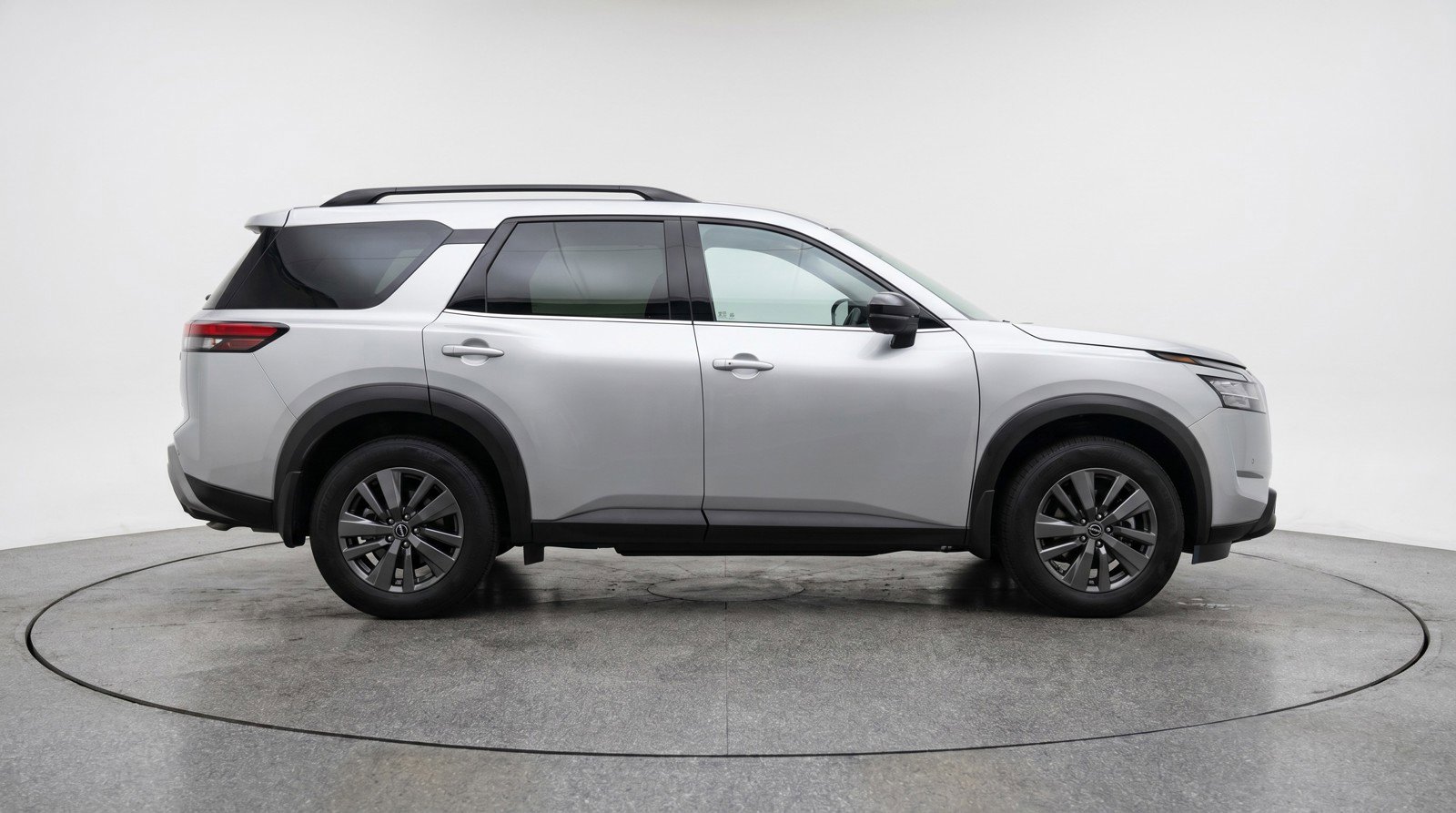 Used 2025 Nissan Pathfinder SV FWD image 11