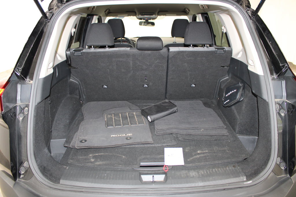Used 2023 Nissan Rogue SV AWD/4WD image 28