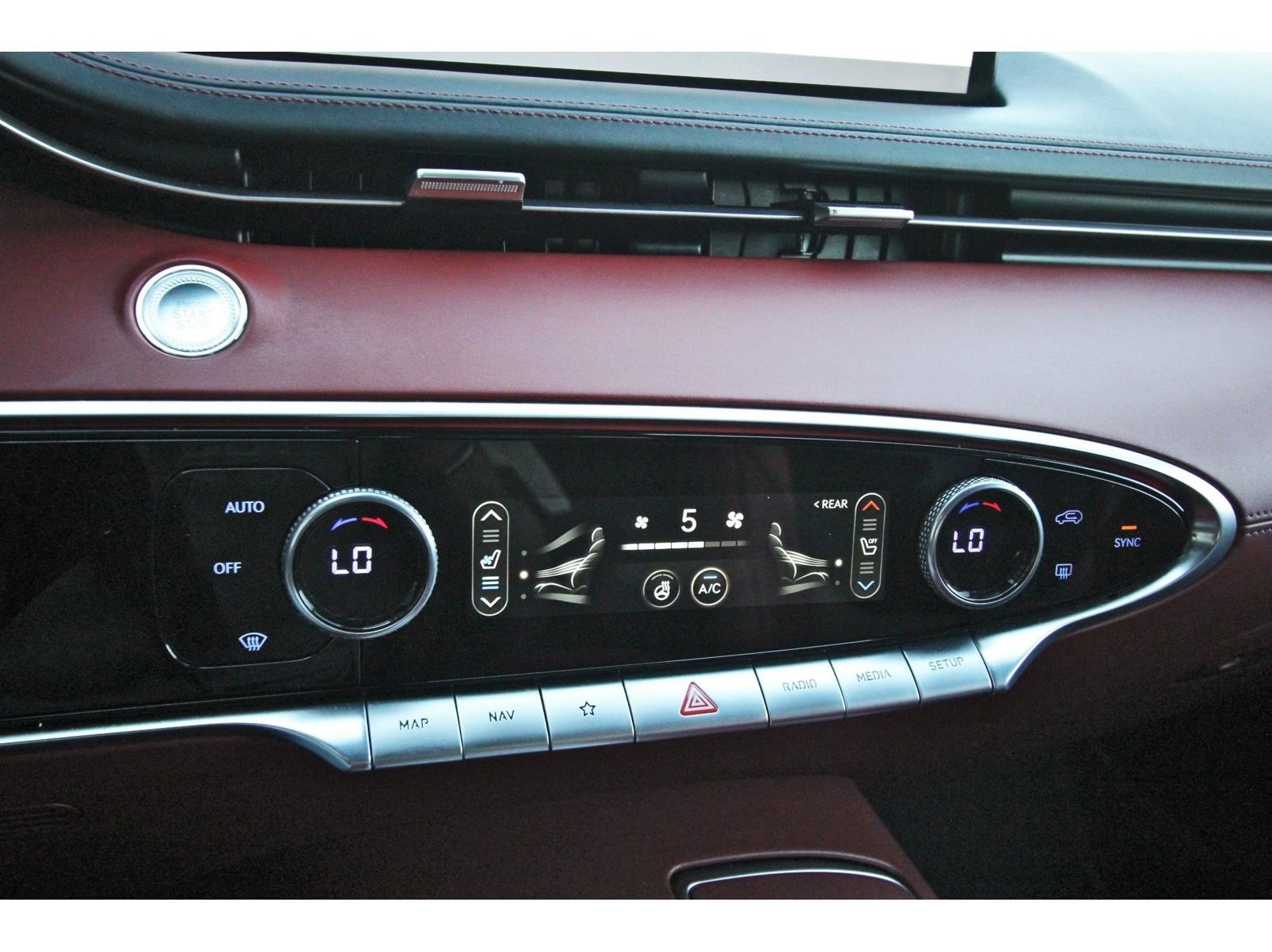 Used 2023 Genesis GV70 2.5T w/ Sport Prestige Package AWD/4WD image 27