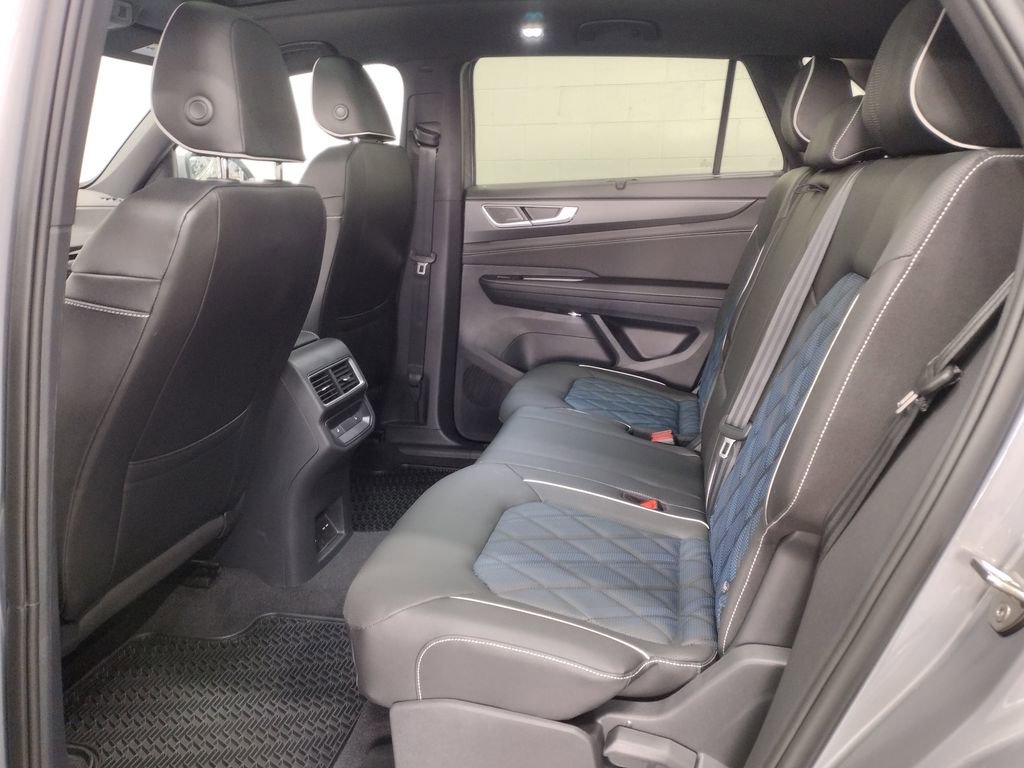 New 2026 Volkswagen Atlas Cross Sport SEL Premium R-Line image 29