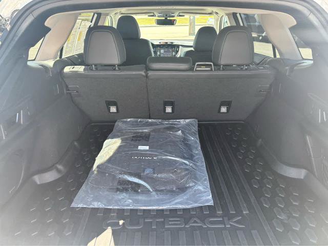 Used 2025 Subaru Outback Limited AWD/4WD image 9