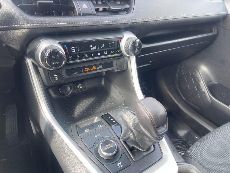 Used 2023 Toyota RAV4 LE AWD/4WD image 31