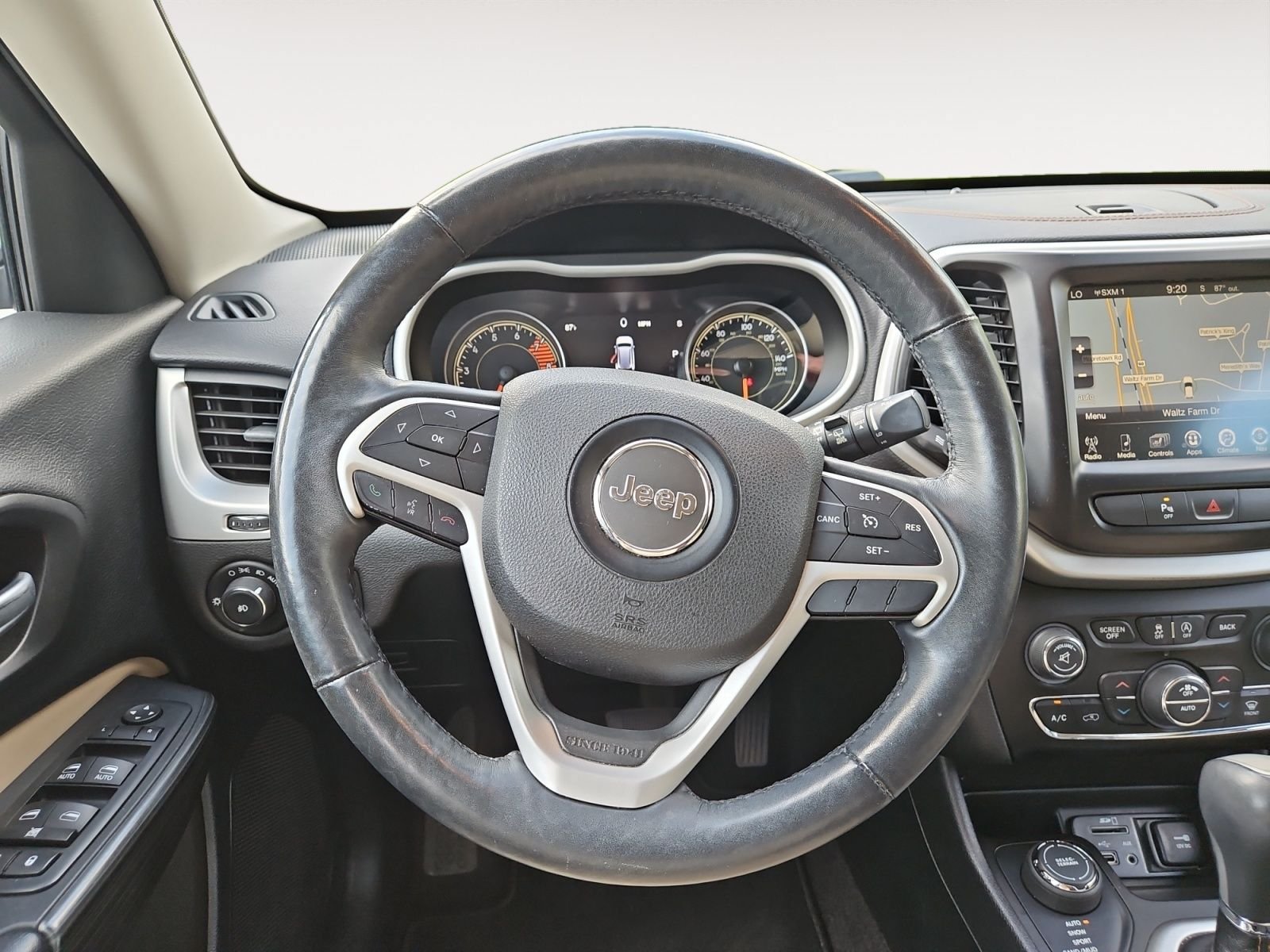 Used 2017 Jeep Cherokee Limited AWD/4WD image 12