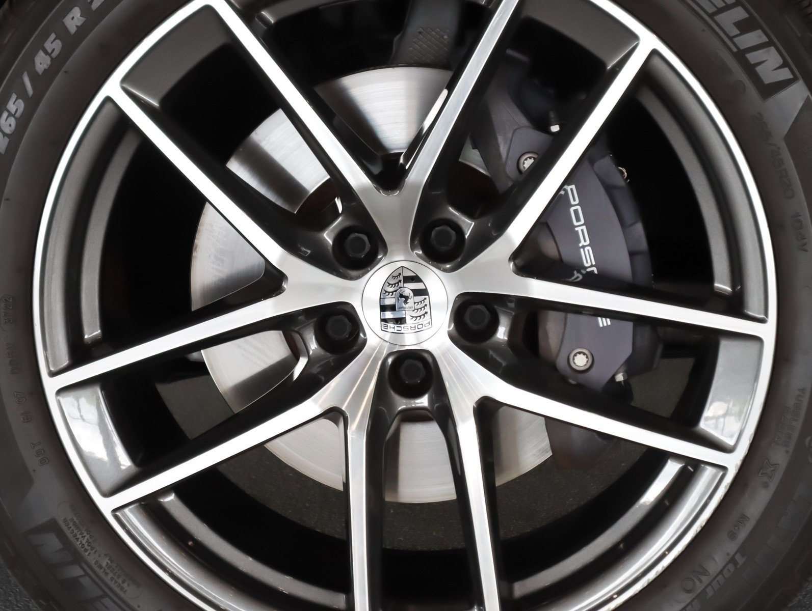 Certified 2023 Porsche Macan AWD/4WD image 27