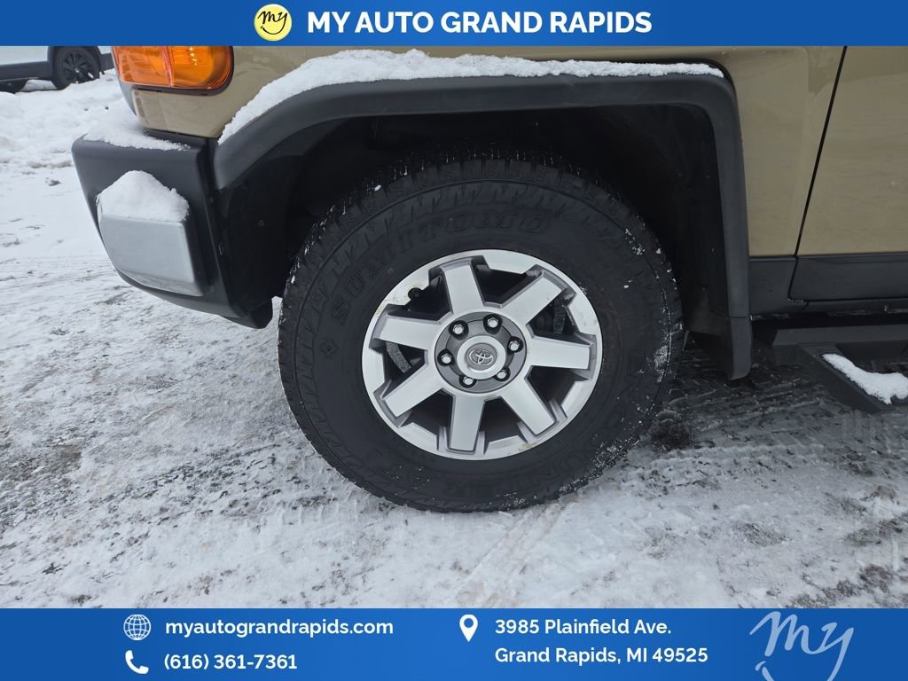 Used 2014 Toyota FJ Cruiser 2WD image 40