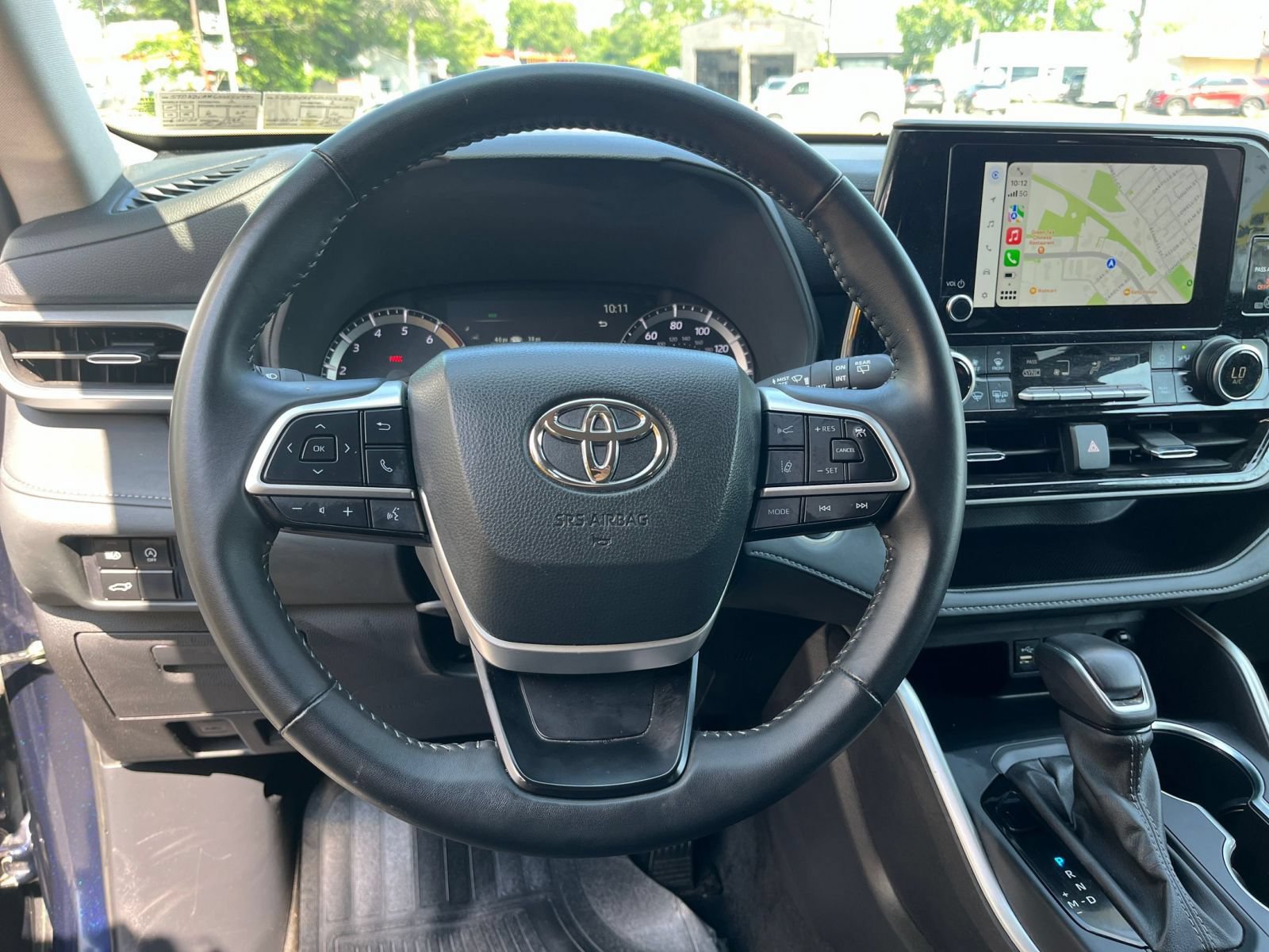 Used 2025 Toyota Highlander LE FWD image 30