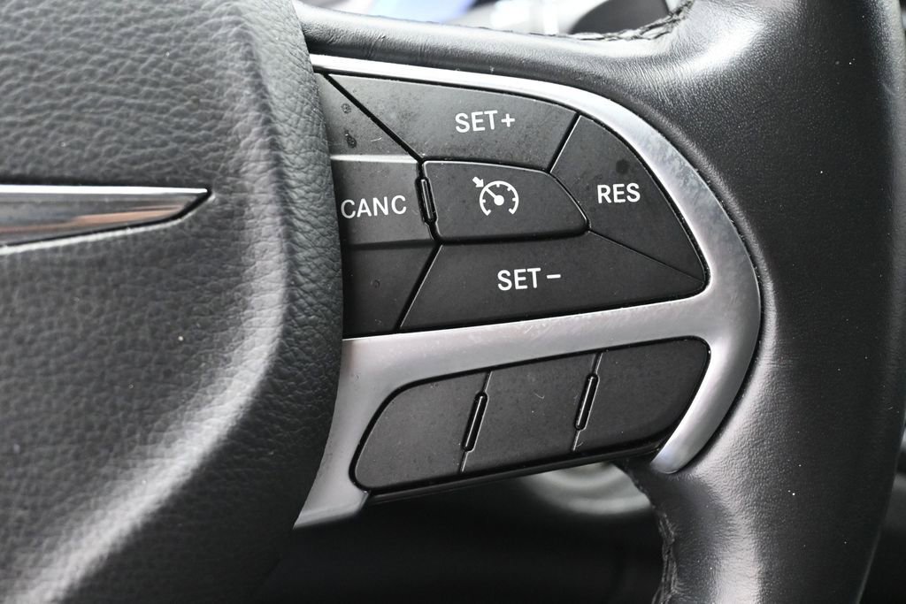 Used 2016 Chrysler 200 Limited w/ Anniversary Edition FWD image 18