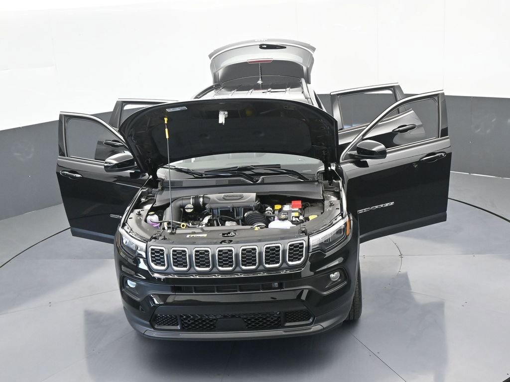 Used 2025 Jeep Compass Latitude image 64