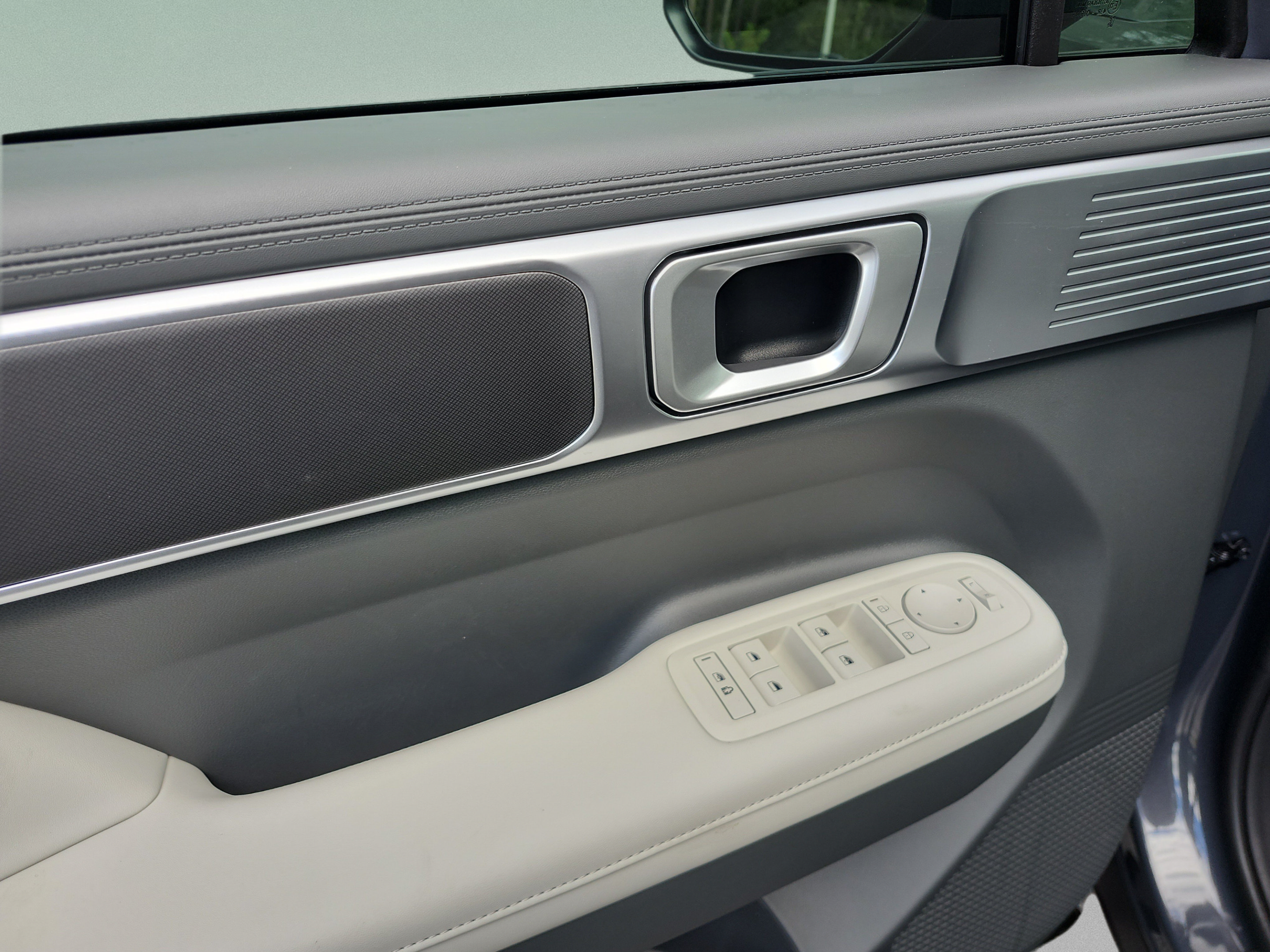 New 2027 Hyundai Santa Fe SEL FWD image 15