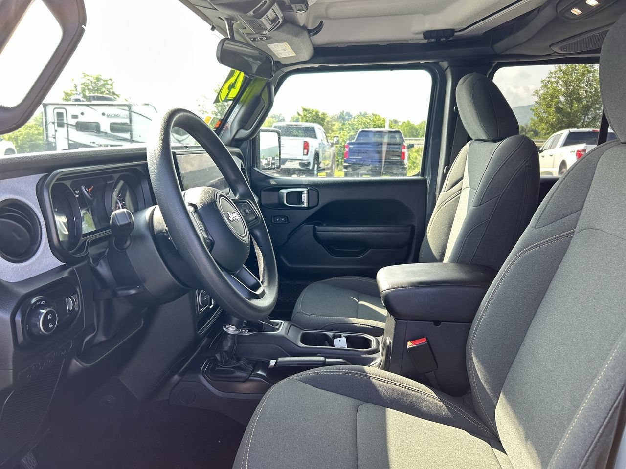Used 2025 Jeep Gladiator Sport AWD/4WD image 20