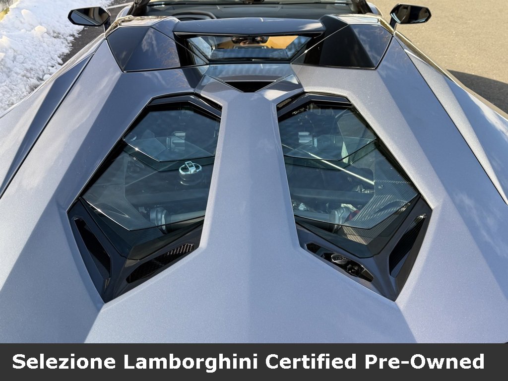 Used 2018 Lamborghini Aventador S image 10