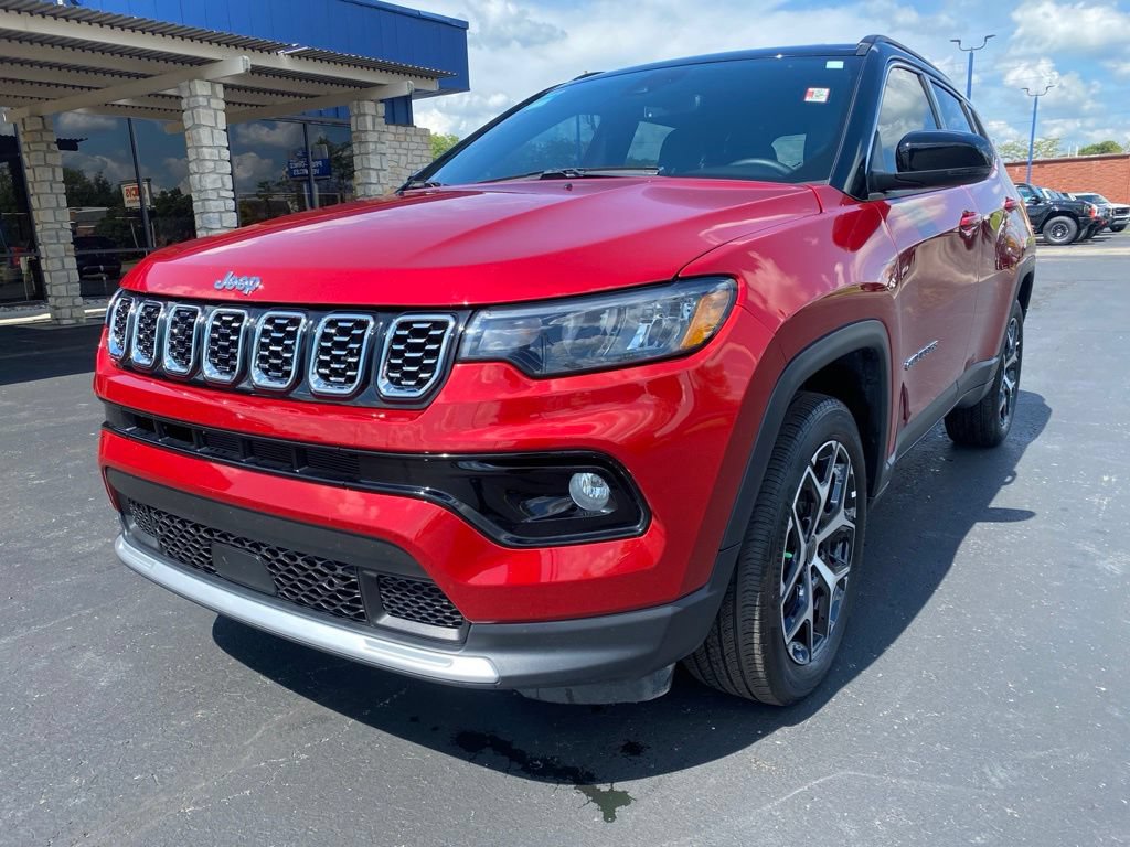 Used 2025 Jeep Compass Limited AWD/4WD image 7
