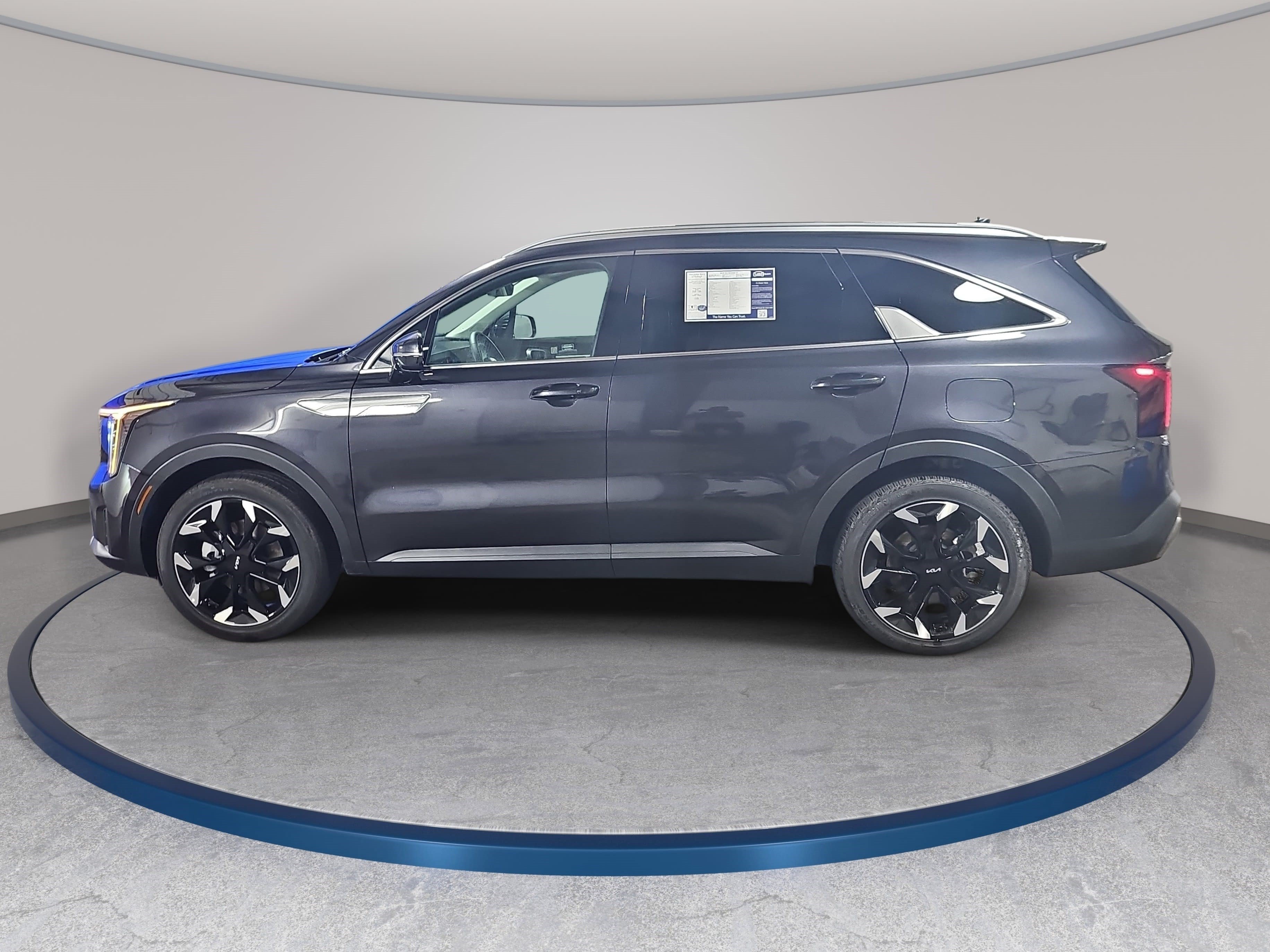 Used 2025 Kia Sorento EX w/ Panoramic Sunroof Package FWD image 8