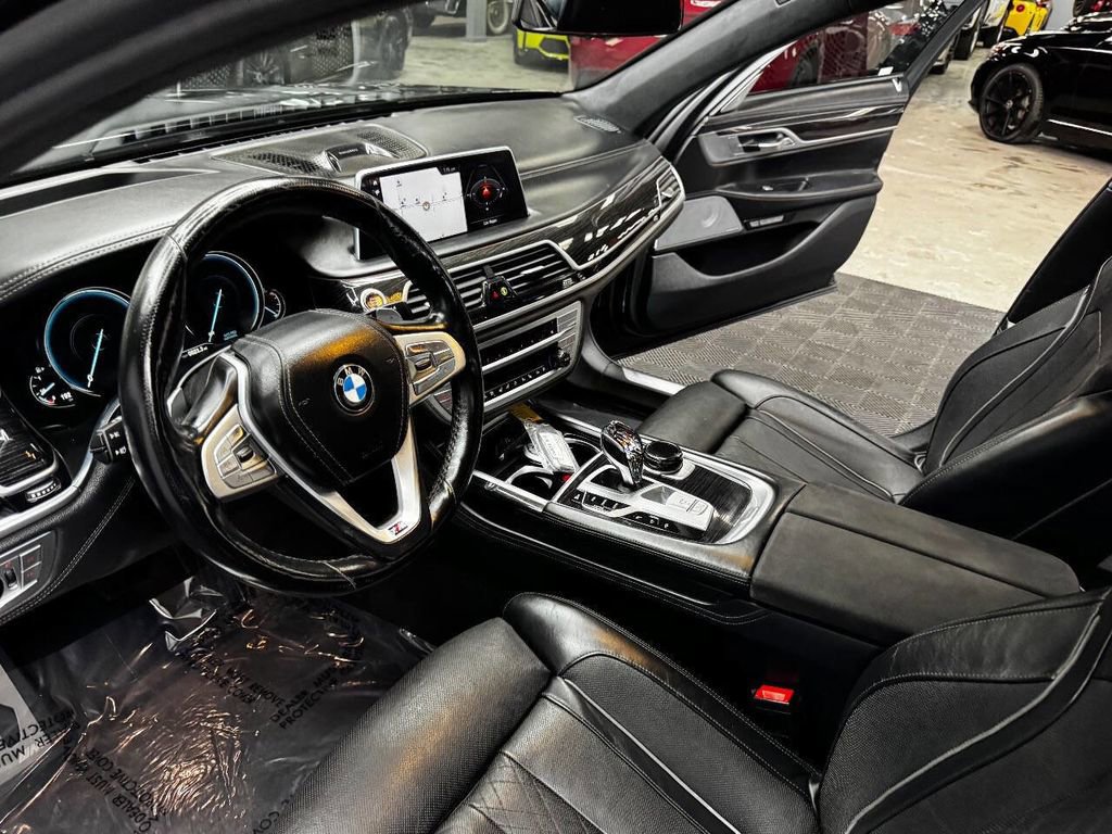 Used 2016 BMW 740i image 32