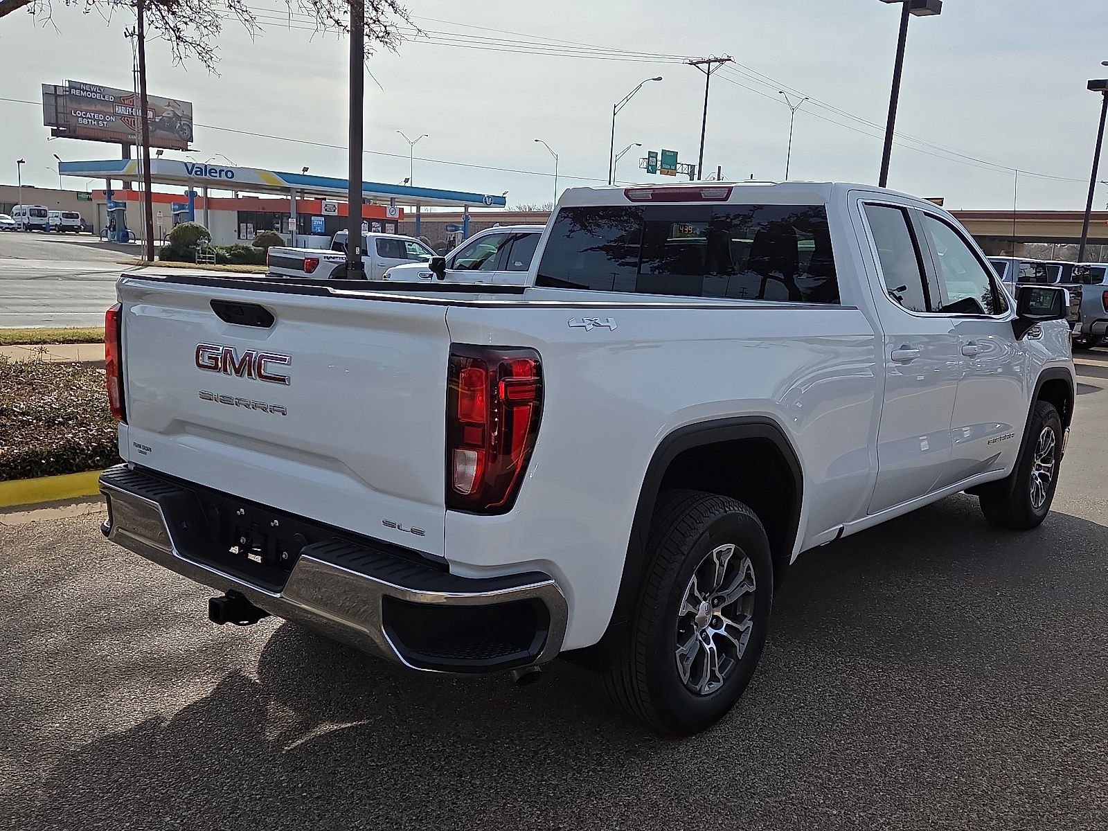 New 2026 GMC Sierra 1500 SLE w/ Preferred Package image 4