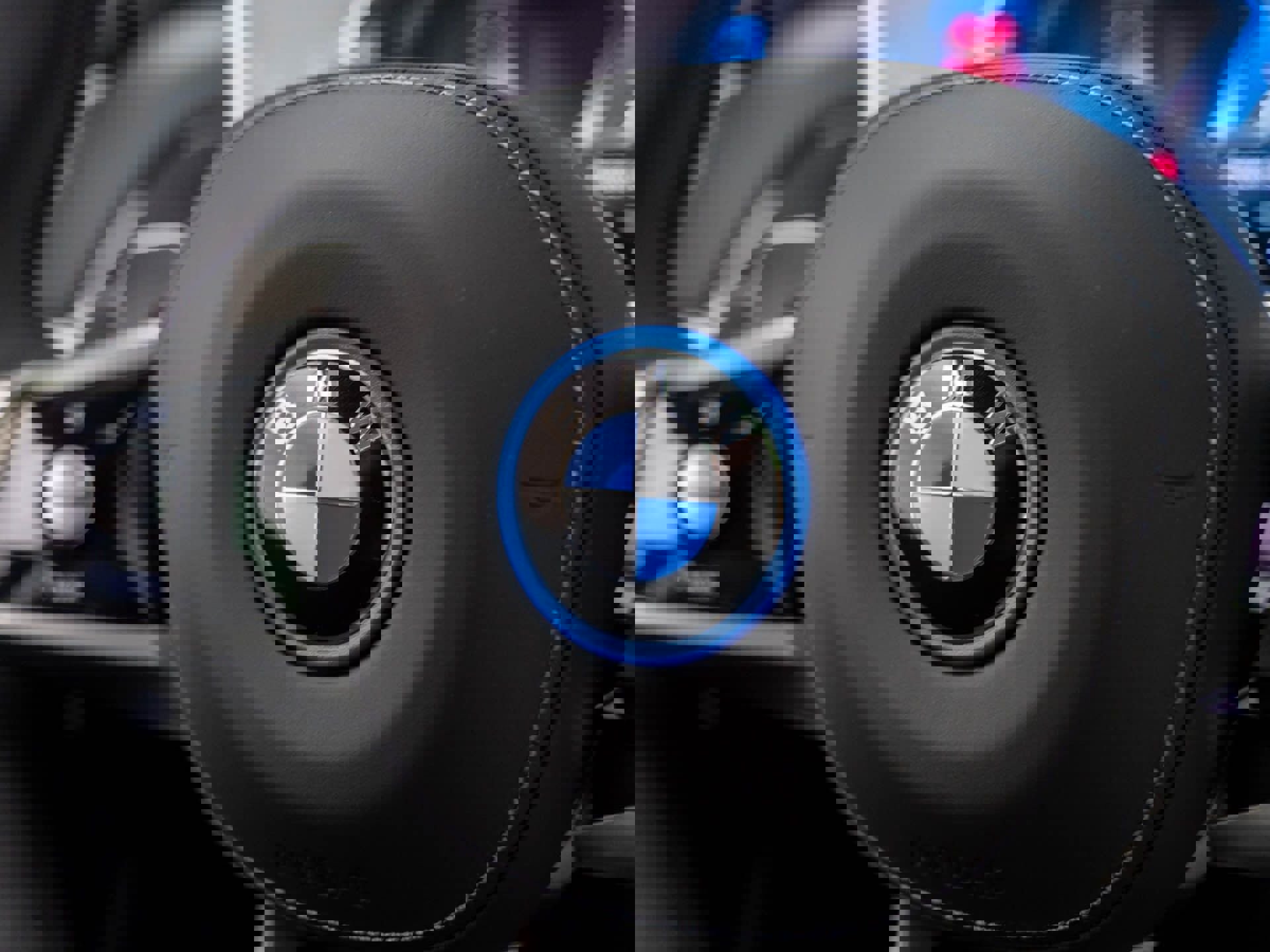 New 2026 BMW 750e xDrive image 31