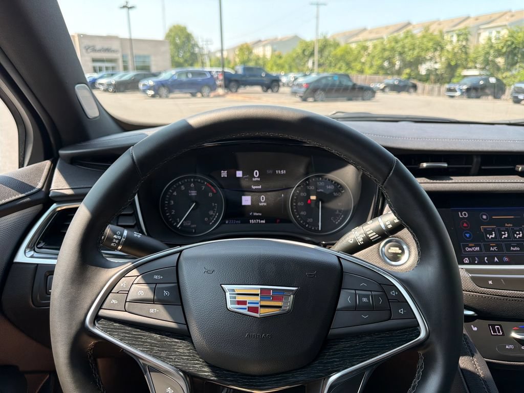 Certified 2025 Cadillac XT5 Premium Luxury w/ Technology Package AWD/4WD image 5