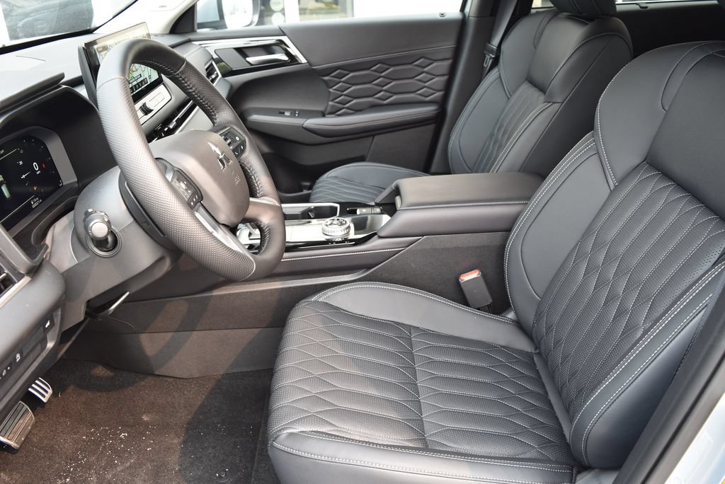 New 2026 Mitsubishi Outlander SEL AWD/4WD image 7