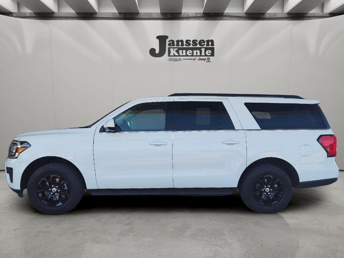 Used 2024 Ford Expedition Max XLT AWD/4WD image 1