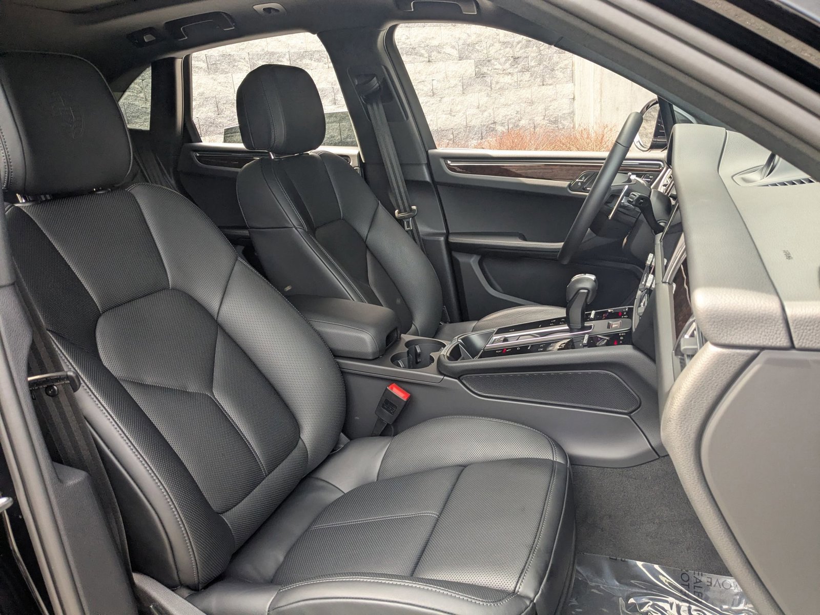 Certified 2026 Porsche Macan Turbo AWD/4WD image 26