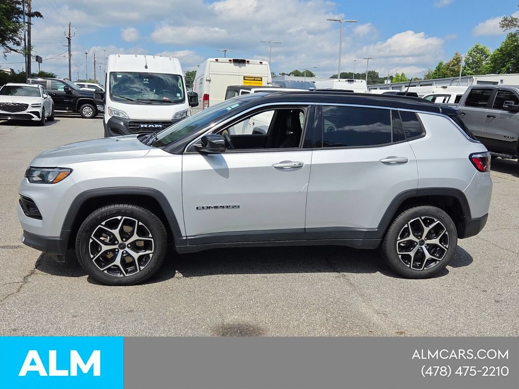 Used 2025 Jeep Compass Limited AWD/4WD image 5