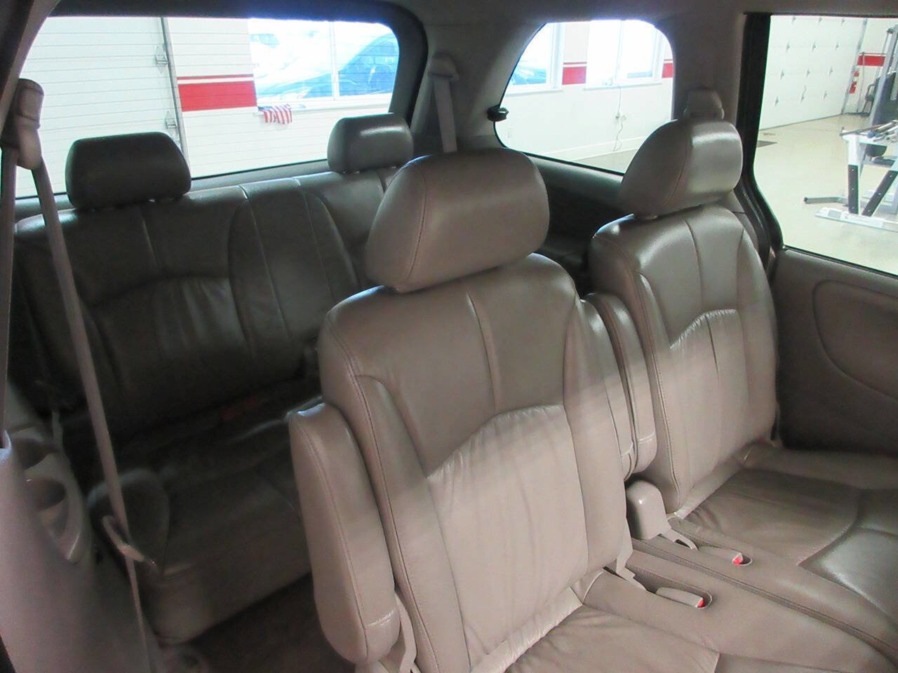 Used 2000 MAZDA MPV LX image 14