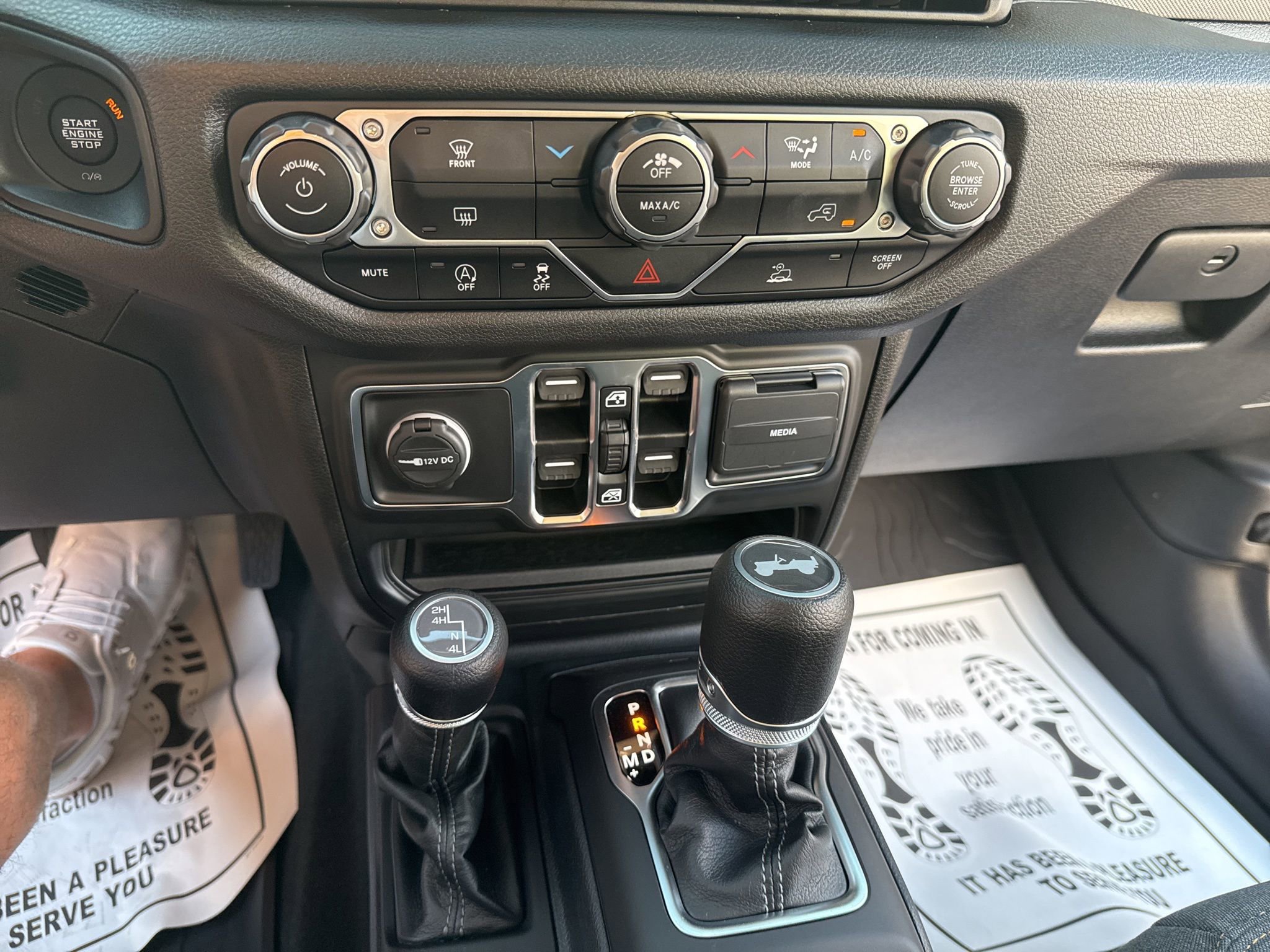 Used 2024 Jeep Wrangler Sport image 36