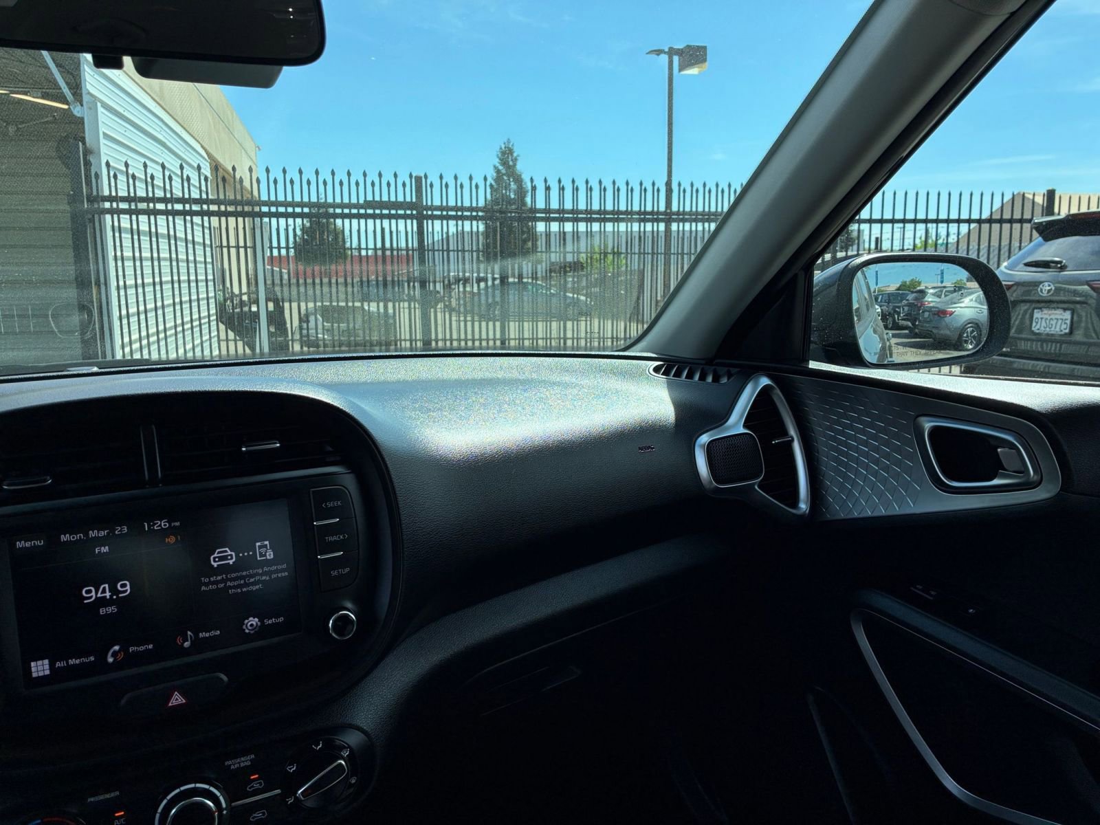 Used 2025 Kia Soul LX w/ LX Technology Package image 33