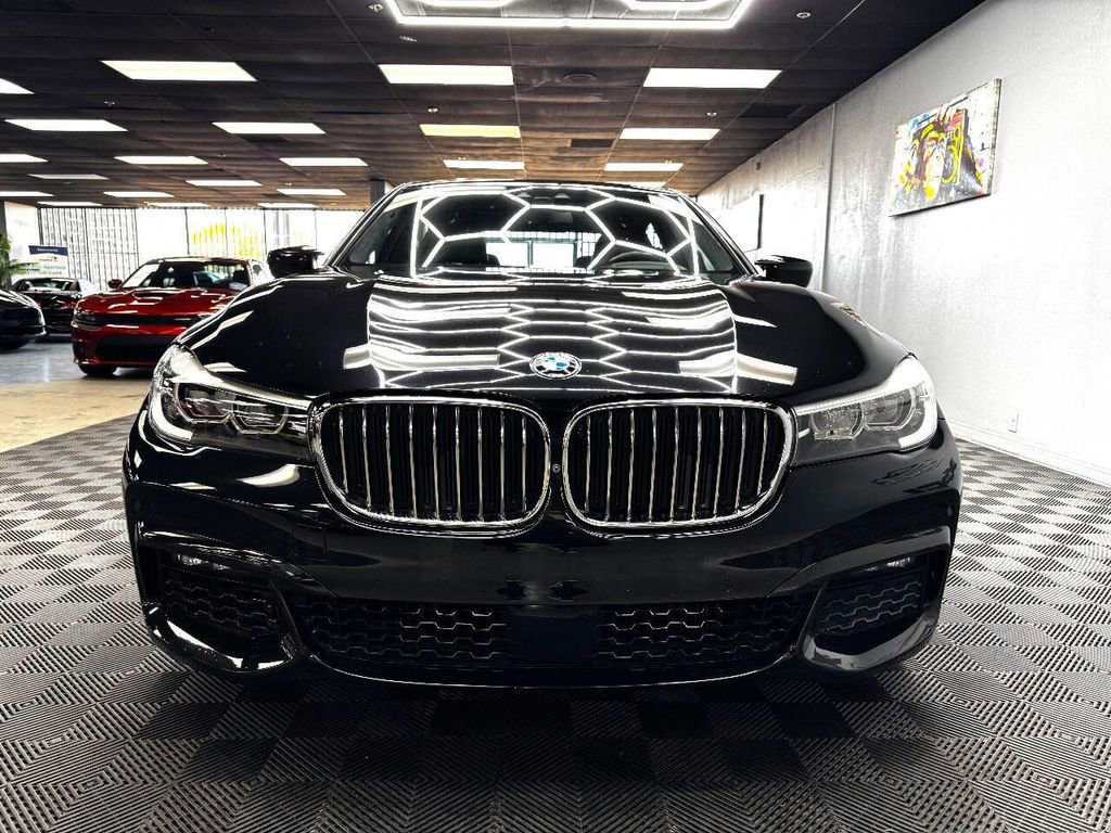 Used 2016 BMW 740i image 4