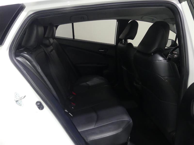 Used 2022 Toyota Prius AWD image 28
