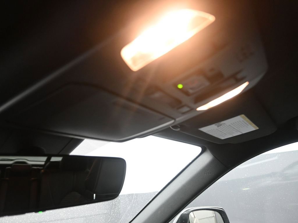 Used 2021 Toyota Highlander XSE image 10