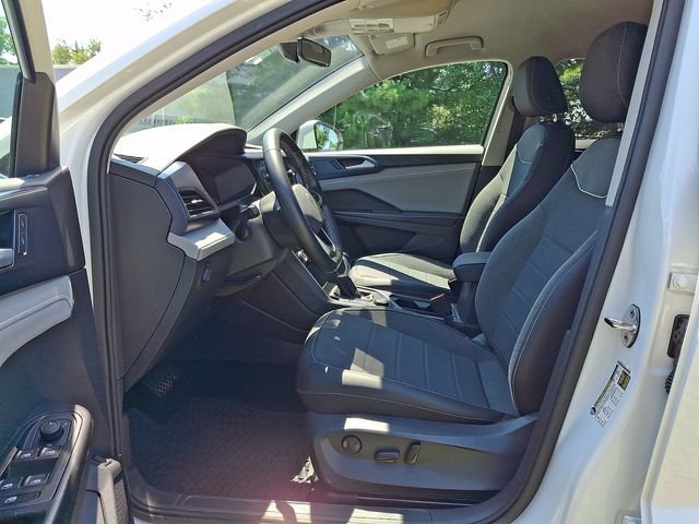Certified 2024 Volkswagen Taos SE AWD/4WD image 13