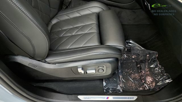 Used 2025 BMW X5 xDrive40i w/ M Sport Package AWD/4WD image 38