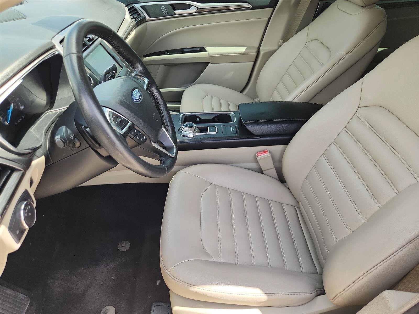 Used 2019 Ford Fusion SEL FWD image 18