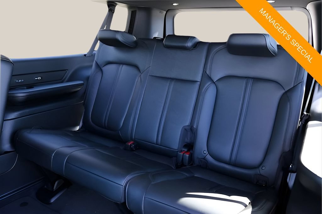 New 2026 Jeep Grand Wagoneer L Limited AWD/4WD image 15