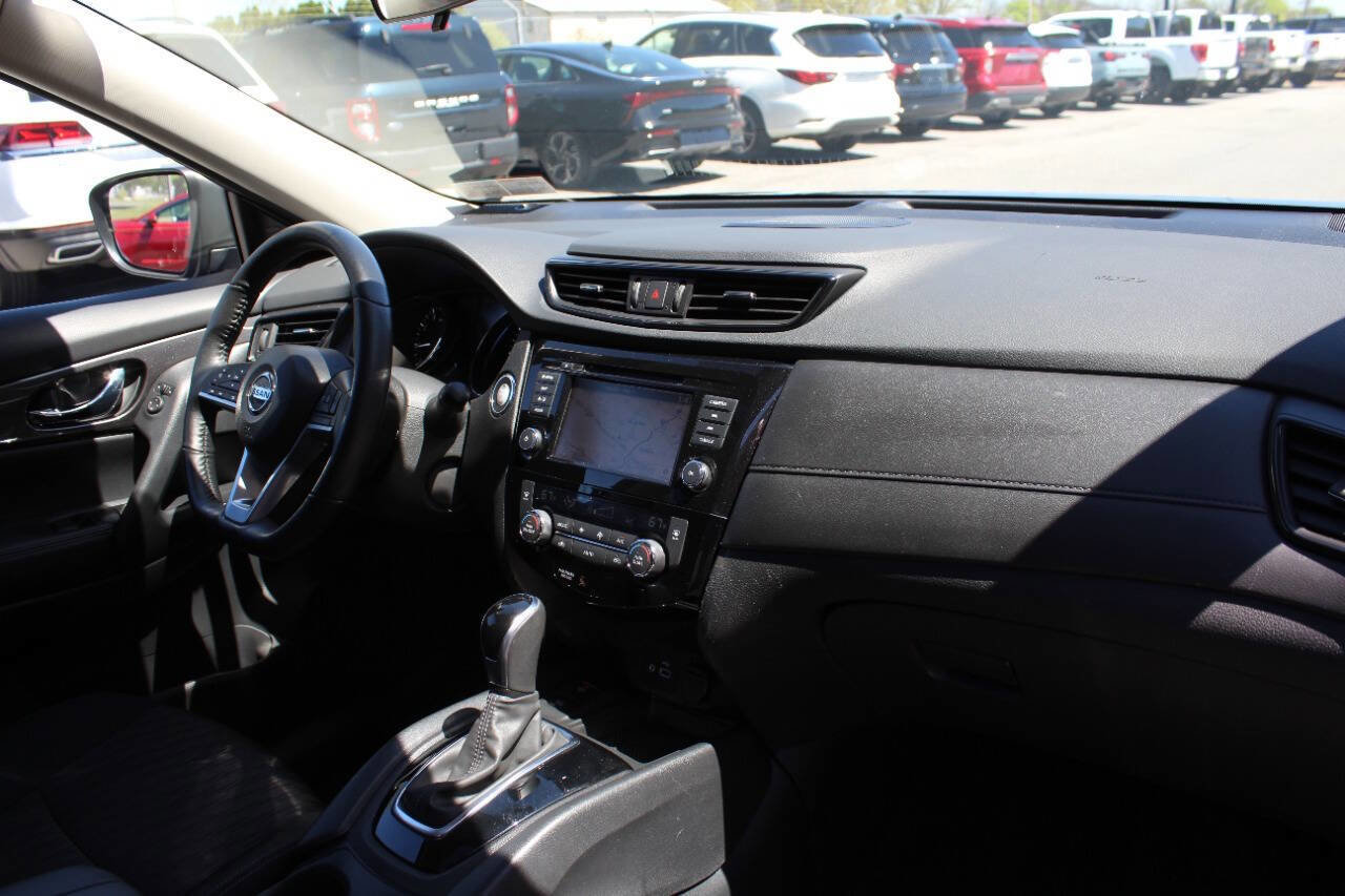 Used 2020 Nissan Rogue SV w/ Sun & Sound Touring Package AWD/4WD image 20
