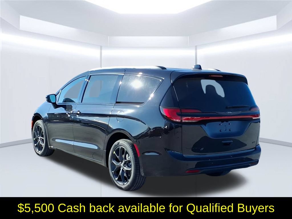 New 2026 Chrysler Pacifica Select w/ S Appearance Package AWD/4WD image 4