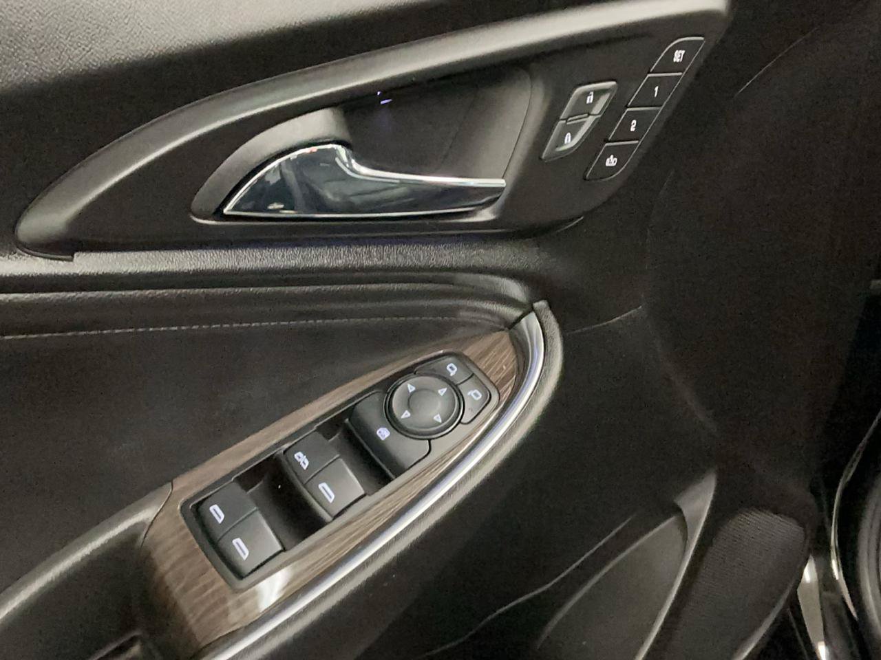 Used 2023 Chevrolet Malibu LT FWD image 15