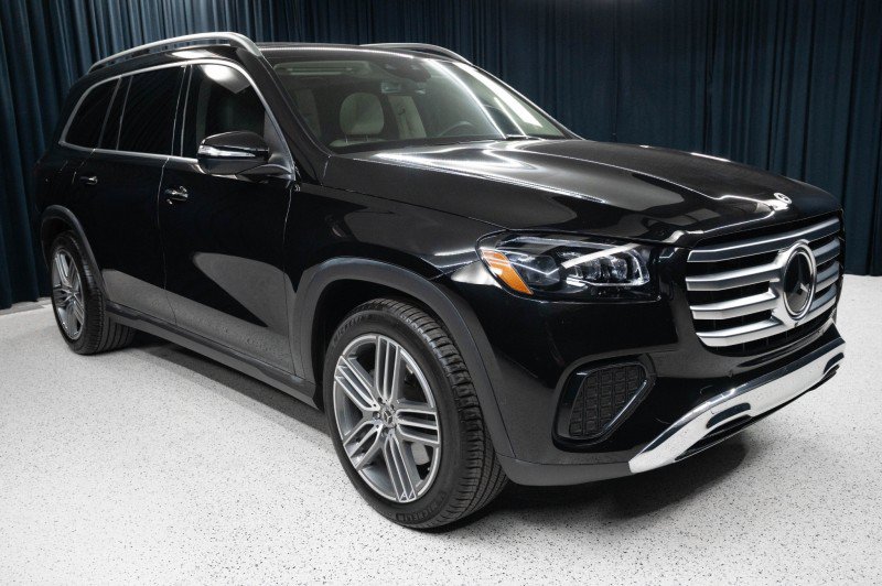 Certified 2026 Mercedes-Benz GLS 450 4MATIC image 3