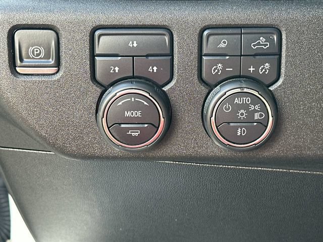Used 2024 Chevrolet Silverado 2500 LT w/ All Star Edition AWD/4WD image 18