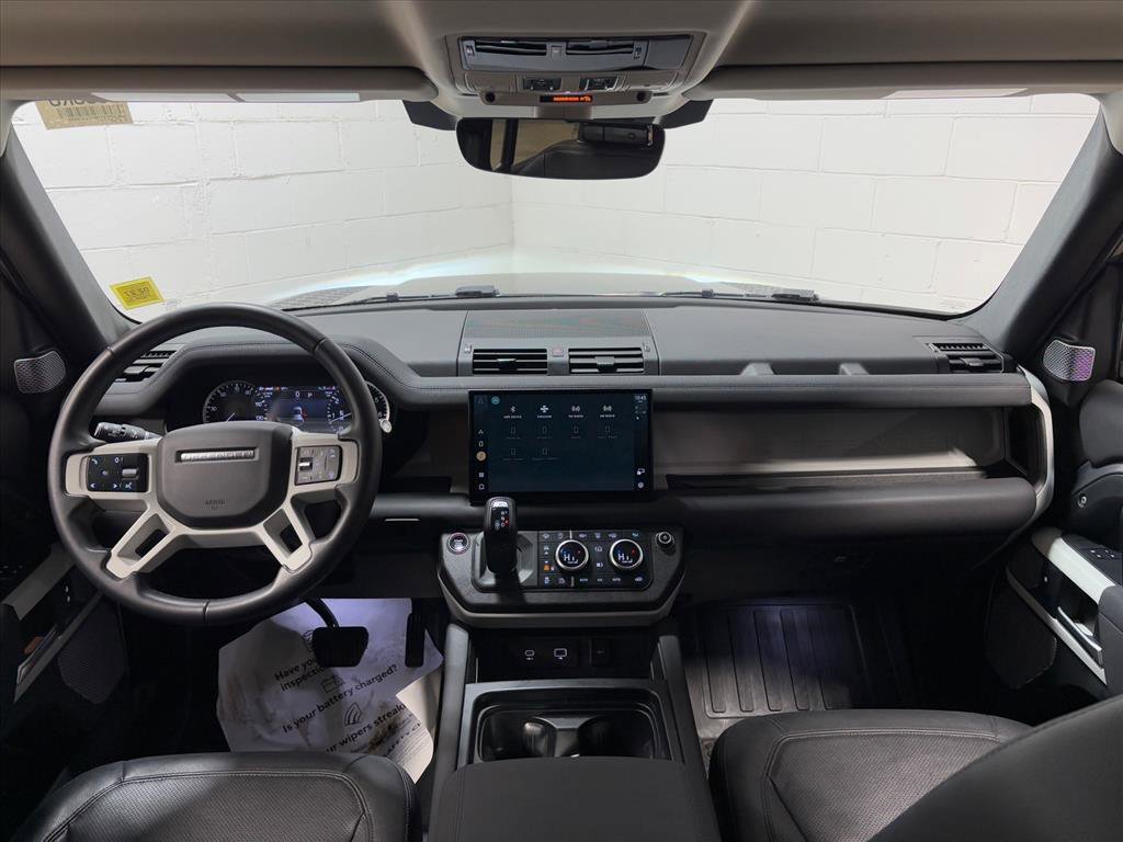 Used 2023 Land Rover Defender 130 SE image 39