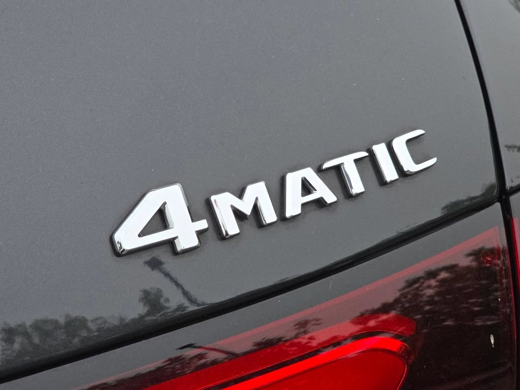 Used 2023 Mercedes-Benz GLC 300 4MATIC image 5