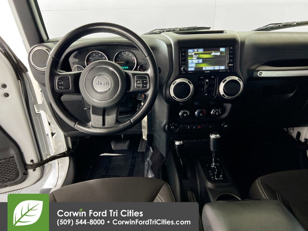 Used 2017 Jeep Wrangler Unlimited Sahara AWD/4WD image 22