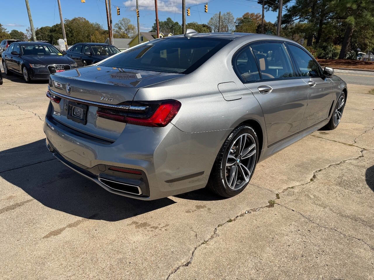Used 2020 BMW 740i w/ M Sport Package image 5