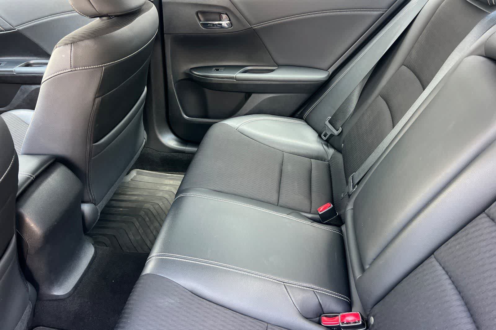 Used 2017 Honda Accord Sport image 5