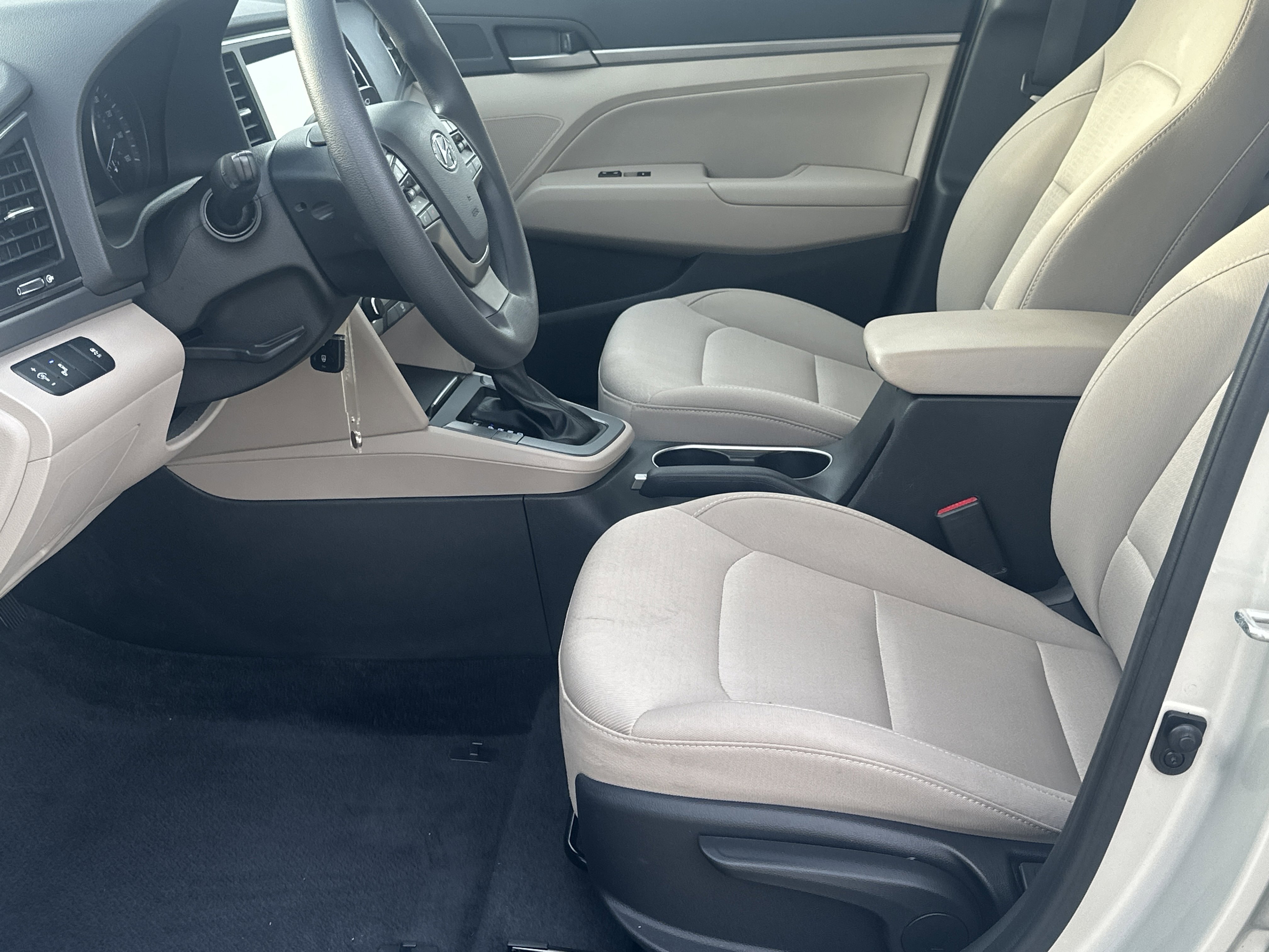 Used 2018 Hyundai Elantra SEL w/ Cargo Package image 9