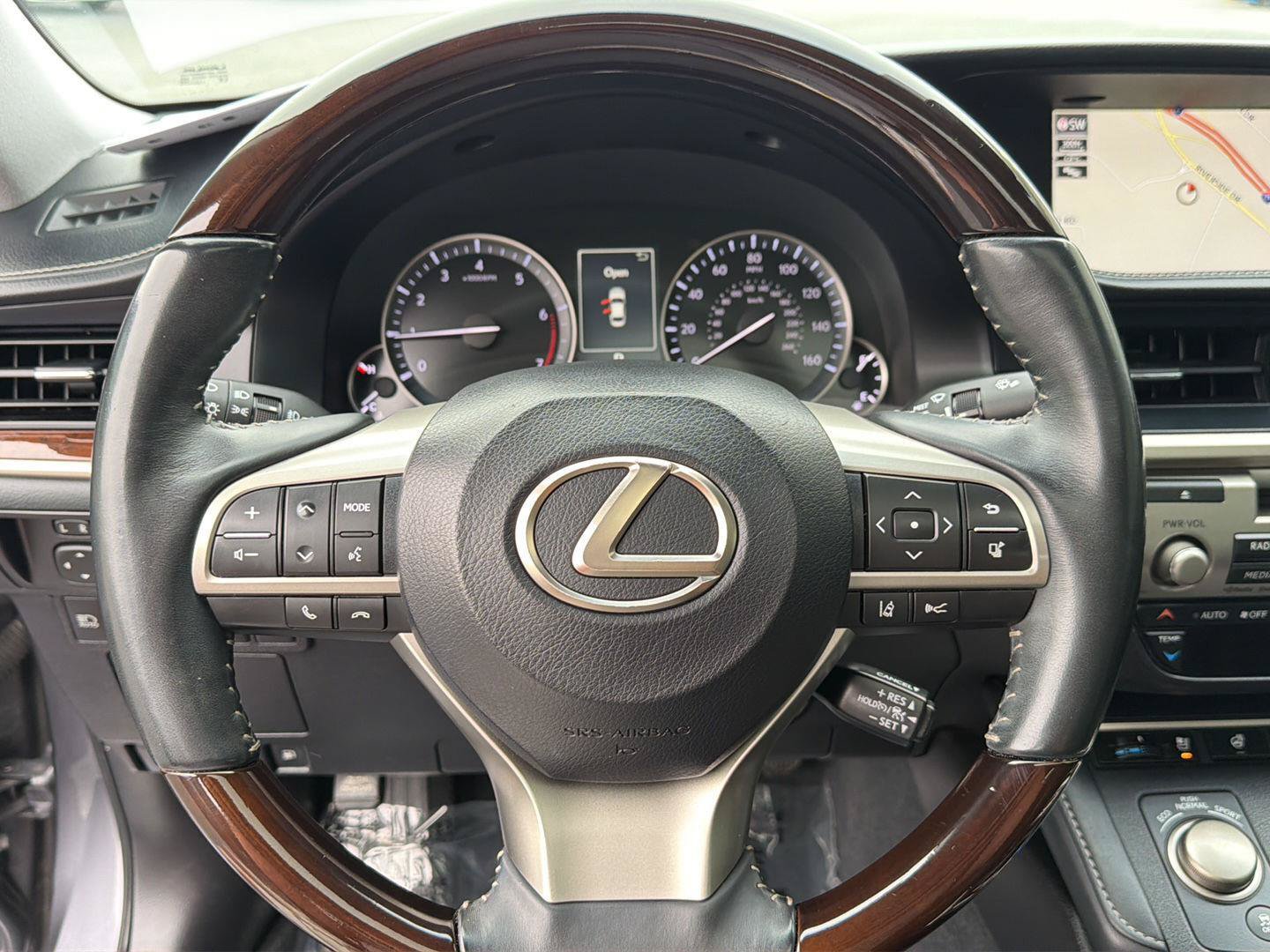 Used 2018 Lexus ES 350 w/ Luxury Package w/Wood Trim FWD image 21