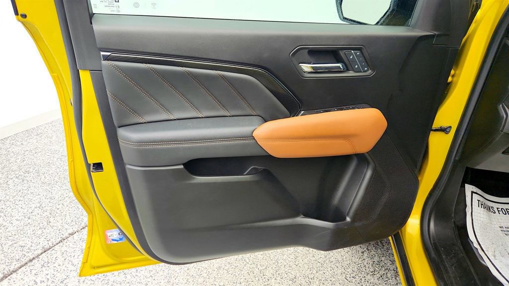 Used 2023 GMC Canyon AT4 w/ AT4 Premium Package image 10